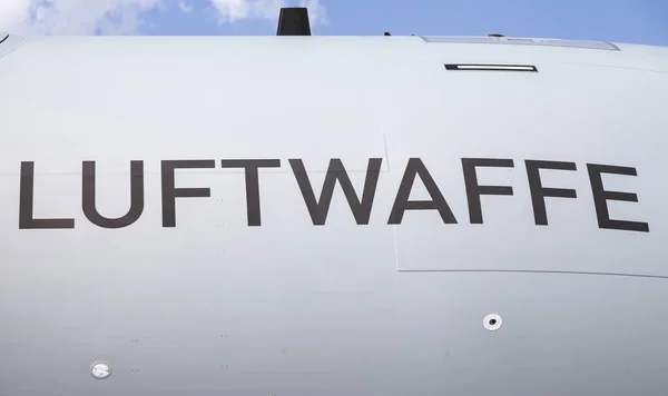Luftwaffe-Logo auf einem Airbus 400 m — Stockfoto