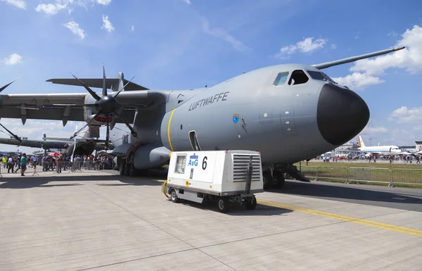 Duitse Airbus A 400 M staat op luchthaven — Stockfoto