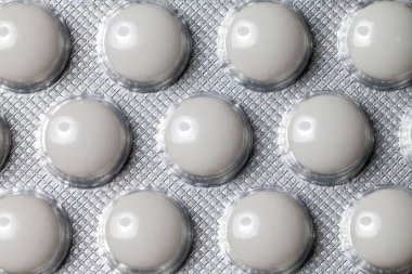 tıbbi hapları yalan bir blister ambalaj