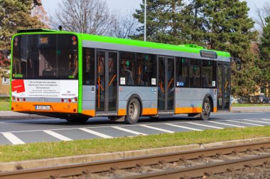 bir sonraki durak için yolu üzerinde Uestra sürücülerden düzenli olarak otobüs