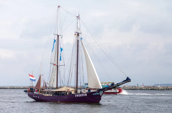 Sailing ships at public event — Stock Photo, Image