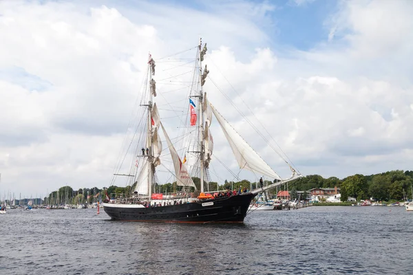 Sailing ship mercedes at public event hanse sail — Stock Photo, Image