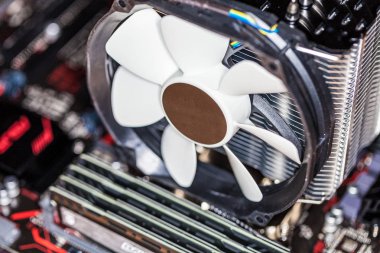 büyük kule merkezi işlem birimi için soğutucu