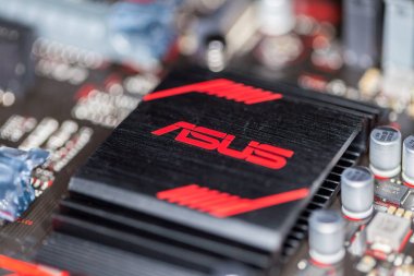 Bir asus Başbakan 350 artı anakart Asus soğutucu