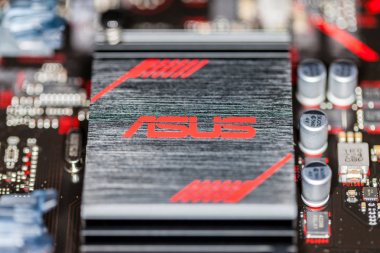 Bir asus Başbakan 350 artı anakart Asus soğutucu