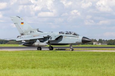 askeri hava üssünü sürücülerde Alman jet avcı uçağı