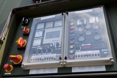 Burg / Almanya - 25 Haziran 2016: Denetim Masası'ndan Alman askeri kurtarma istasyonu jeneratör römork