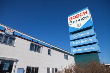 Nurnberg / Almanya - 25 Şubat 2018: Bosch logo Bosch hizmet binası yakınında. Bosch Gerlingen, Stuttgart, Almanya yakınlarında merkezi bir Alman uluslararası mühendislik ve elektronik şirkettir.