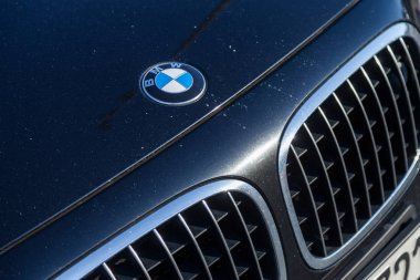 Nurnberg / Almanya - 25 Şubat 2018: bmw araba Bmw amblemi. BMW şu anda 1945 kadar otomobiller ve motosikletler üreten Alman uluslararası bir şirkettir.
