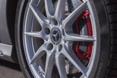 Nurnberg / Almanya - 25 Şubat 2018: bir araba Mercedes-Benz sembolü. Mercedes-Benz küresel otomobil marque ise Alman şirketi Daimler Ag bir bölümü.