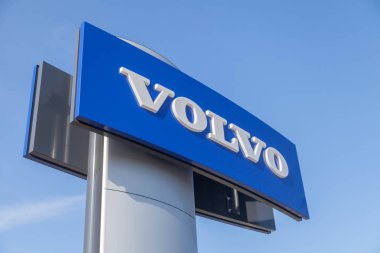 Nuernberg / Almanya - 4 Mart 2018: Volvo logosu bir Volvo araba Volvo araba satıcısından Almanya.