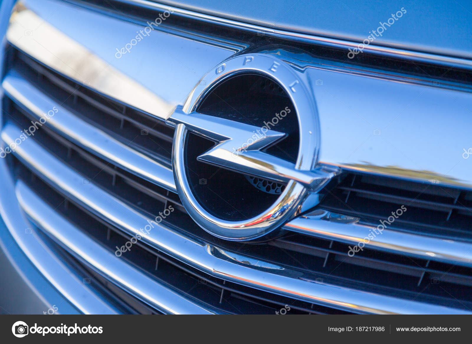 Nürnberg März 2018 Opel Logo Auf Einem Auto Bei Einem — Redaktionelles  Stockfoto © huettenhoelscher #187217986