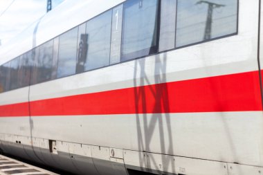 Nurnberg / Almanya - 11 Mart 2018: buz 2, Almanya'da Deutsche Bahn geçer tren istasyonu Nurnberg şehirlerarası-Express tren.