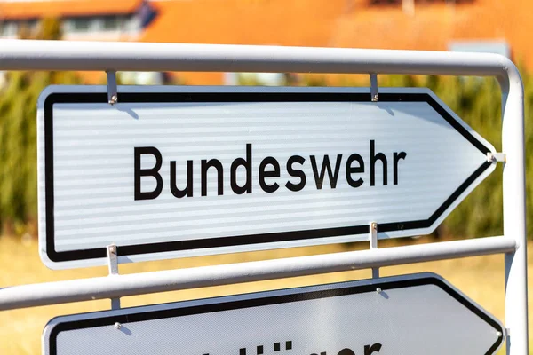 Bundeswehr Schild Neben Einer Kaserne Bundeswehr Heißt Bundeswehr — Stockfoto