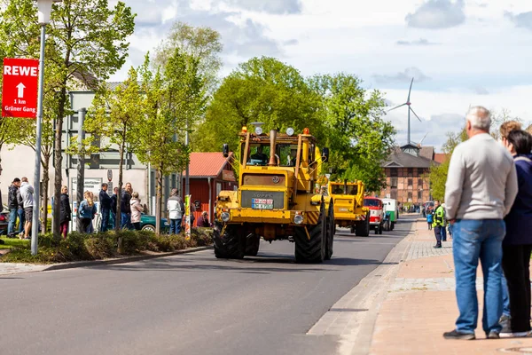 Altentreptow Mecklenburg Vorpommern Mai 2018 Russischer Kirowez 700 Traktor Fährt — Stockfoto