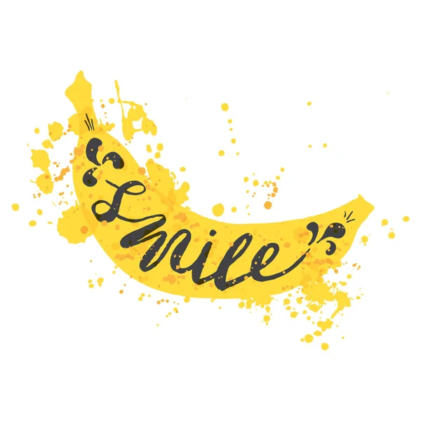 Handgezeichnete Illustration einer isolierten gelben Bananensilhouette auf weißem Hintergrund. Typografie-Plakat mit Schriftzug innen mit Tintenspritzern. die Inschrift Lächeln — Stockvektor