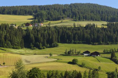 Santa Magdalena köyde Val di Funes, İtalya,