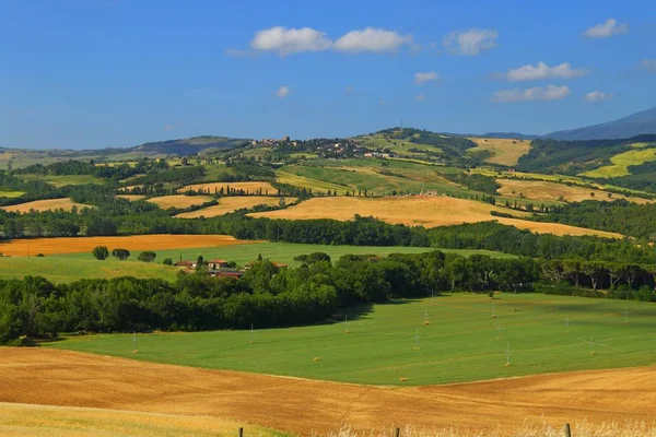 Platteland landschap rond Pienza Toscane in Italië, — Stockfoto