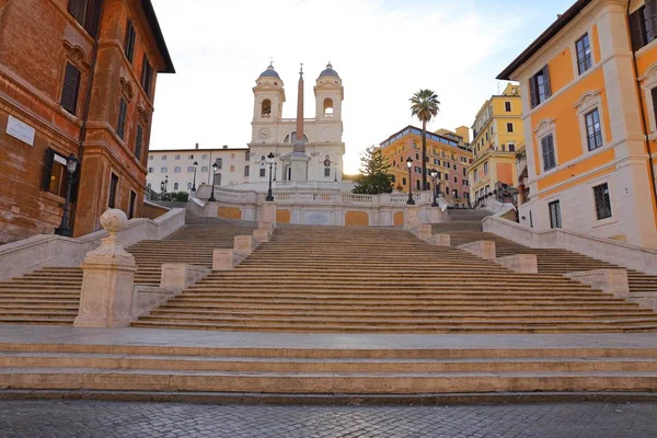 Spanska trappan på morgonen, i Piazza di Spagna Rome, Italien — Stockfoto