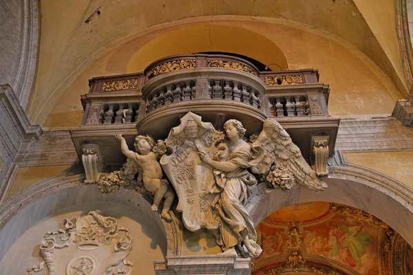 Interior da Basílica Parrocchiale Santa Maria del Popolo em Roma, Itália — Fotografia de Stock