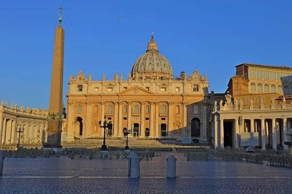 Saint Peter Meydanı ve Saint Peter Bazilikası, Vatikan, Roma, İtalya