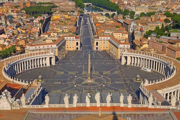 Vista de la Plaza de San Pedro, Vaticano Roma Italia — Foto de Stock