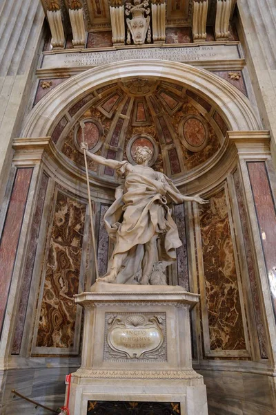 Interior da Basílica de São Pedro no Vaticano, em Roma, Itália — Fotografia de Stock