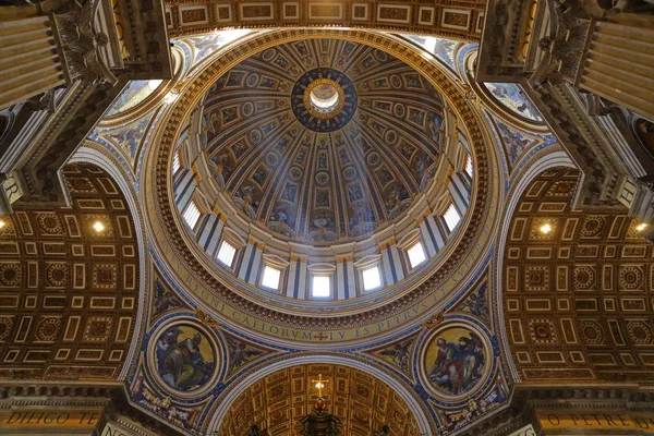 Interior of the Saint Peter`s Basilica in the Vatican in Rome, Italy — Stock Photo, Image