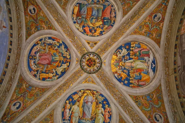 Vatikan Müzesi Roma, İtalya 'da antik sanat eserleri