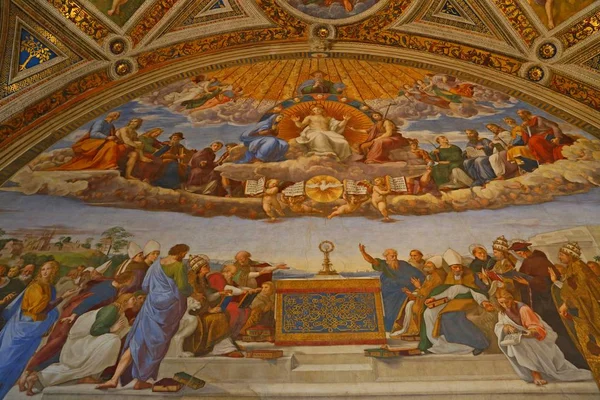  Vatikan 'ın Vatikan şehrinde 15 Haziran 2017' de Vatikan müzesindeki Raphael odalarının iç ve mimari detayları