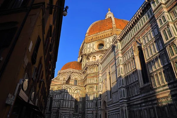 Basilica di Santa Maria del Fiore ou Duomo (Basílica de Santa Maria da Flor) em Florença, Itália — Fotografia de Stock