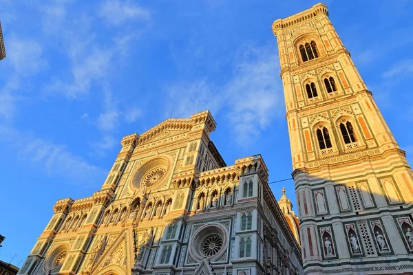 Basilica di Santa Maria del Fiore ou Duomo (Basílica de Santa Maria da Flor) em Florença, Itália — Fotografia de Stock