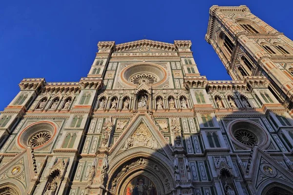 Basilica di Santa Maria del Fiore ou Duomo (Basílica de Santa Maria da Flor) em Florença, Itália — Fotografia de Stock