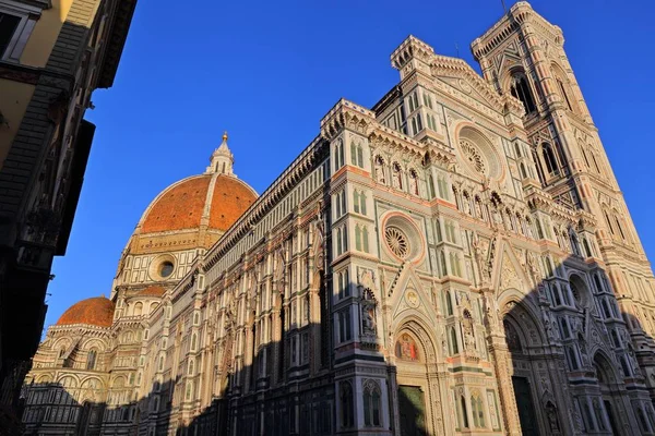 Basilica di Santa Maria del Fiore ou Duomo (Basílica de Santa Maria da Flor) em Florença, Itália — Fotografia de Stock