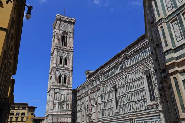 Basilica di Santa Maria del Fiore ou Duomo (Basílica de Santa Maria da Flor) em Florença, Itália — Fotografia de Stock