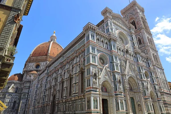 Basilica di Santa Maria del Fiore ou Duomo (Basílica de Santa Maria da Flor) em Florença, Itália — Fotografia de Stock