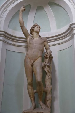Heykel Uffizi Galerisi 'nde (Galleria degli Uffizi) sergileniyor, Floransa, İtalya