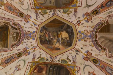 Floransa, İtalya 'da Uffizi galerisinin tavanında fresk