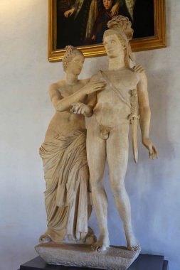 Heykel Uffizi Galerisi 'nde (Galleria degli Uffizi) sergileniyor, Floransa, İtalya