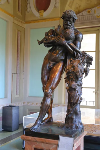 Escultura expuesta en la Galería de los Uffizi (Galleria degli Uffizi), Florencia, Italia —  Fotos de Stock