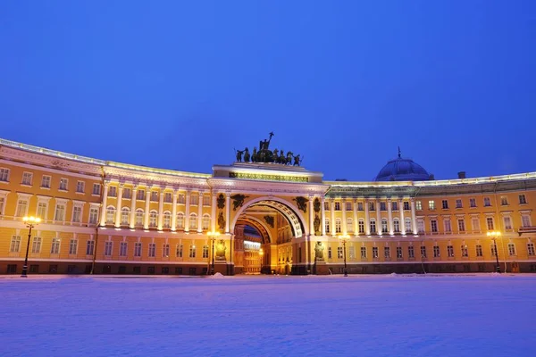Площадь Зимнего Дворца Здание Главного Штаба Санкт Петербург Россия — стоковое фото