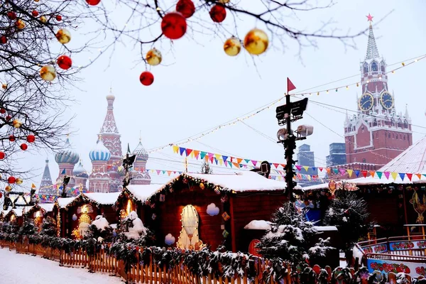 Νέο Έτος Και Χριστουγεννιάτικη Αγορά Και Διακοσμήσεις Στην Κόκκινη Πλατεία — Φωτογραφία Αρχείου