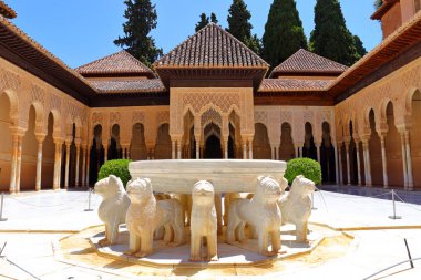  Alhambra Granada 'nın güzel Moorish tarzı tasarımı - Endülüs, İspanya, Avrupa