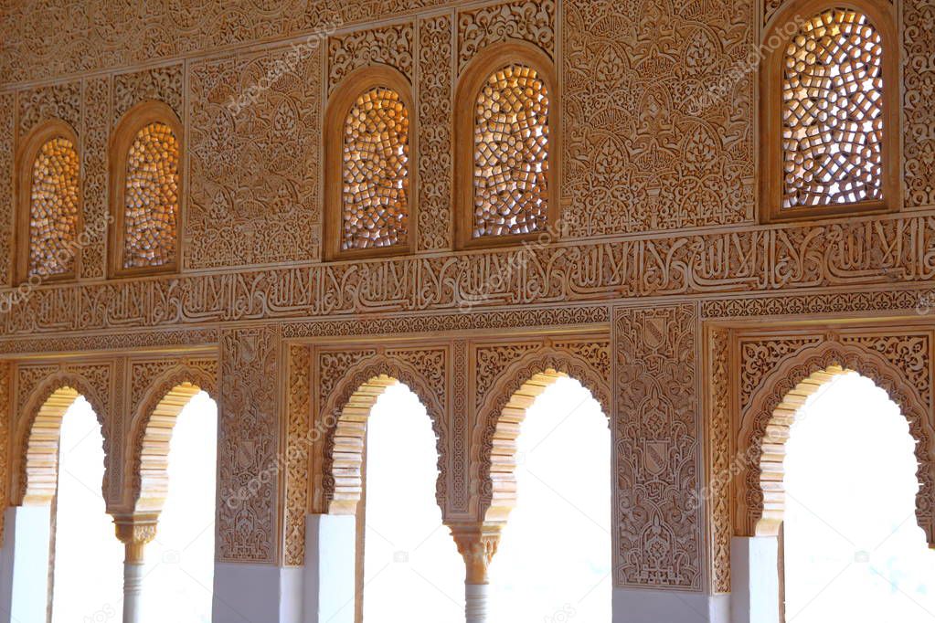 hermoso diseño de estilo árabe de la Alhambra Granada Andalucía