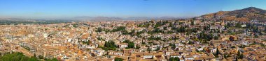 Granada 'nın tarihi bölümü, Endülüs, İspanya, Alhambra' nın tepesinden görülüyor.