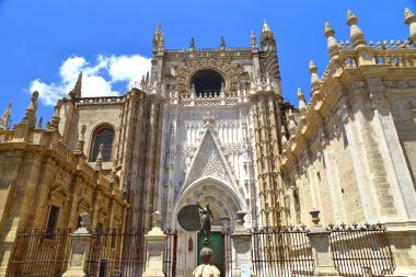 Seville Katedrali olarak bilinen Sevilla Katedrali 'nin Aziz Mary Katedrali Sevilla İspanya' daki Katolik Katedrali.