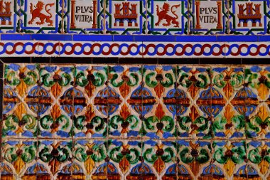 Dünyanın en eski kullanılan saraylarından biri olan Sevilla İspanya 'nın Gerçek Alcazar' ı, 11. yüzyılın sonundan günümüze kadar, 