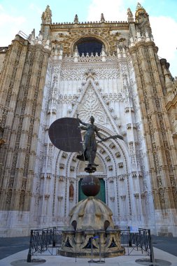 Seville Katedrali olarak bilinen Sevilla Katedrali 'nin Aziz Mary Katedrali Sevilla İspanya' daki Katolik Katedrali.