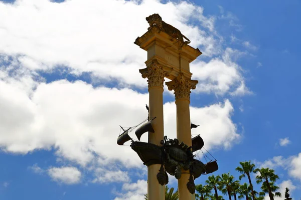 Monument Christophe Colomb Orné Des Prouesses Deux Navires Lion Dans — Photo
