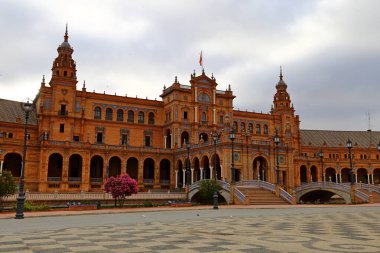 Maria Luisa Park, Seville, İspanya 'da Güzel Mimari Plaza de Espana (İspanya Meydanı) manzarası.